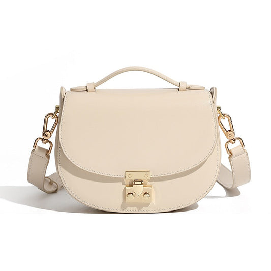 Sophisticated Leather Saddle Bag – Elegant Everyday Companion