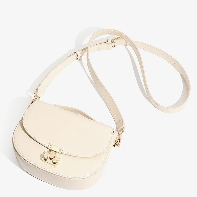 Sophisticated Leather Saddle Bag – Elegant Everyday Companion
