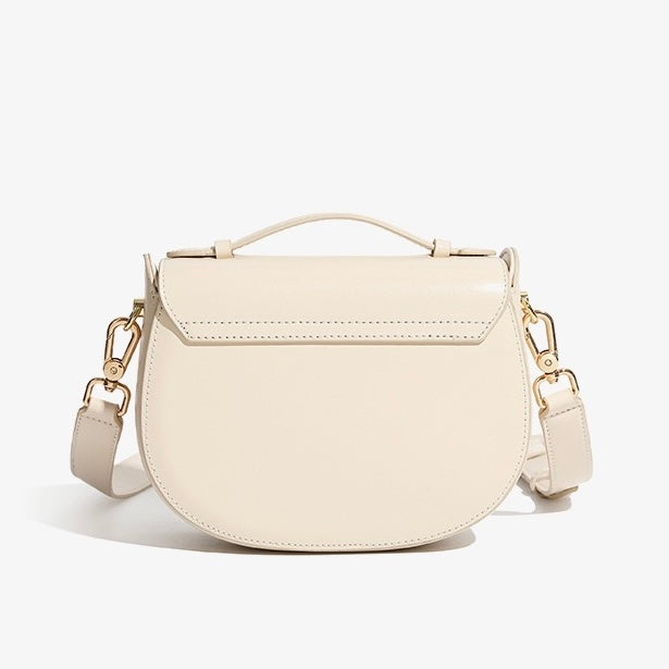 Sophisticated Leather Saddle Bag – Elegant Everyday Companion