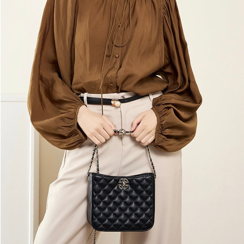 Genuine Cowhide Chain Bucket Bag – Elegant Commuter Tote