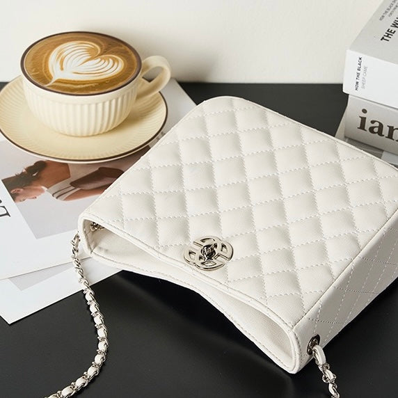 Genuine Cowhide Chain Bucket Bag – Elegant Commuter Tote