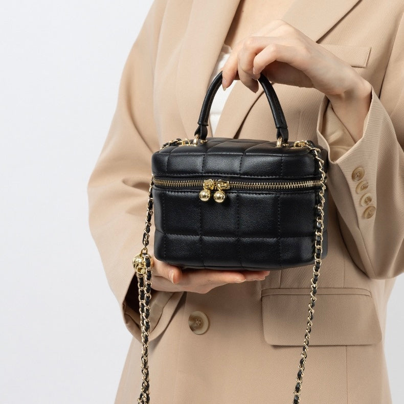 Elegant Genuine Leather Textured Chain Shoulder Bag