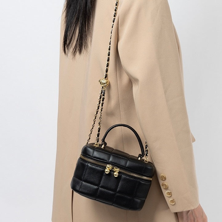 Elegant Genuine Leather Textured Chain Shoulder Bag
