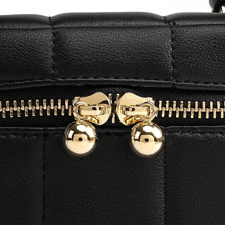 Elegant Genuine Leather Textured Chain Shoulder Bag