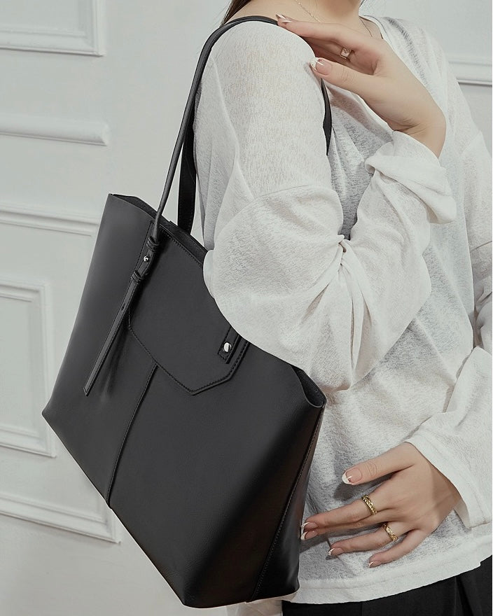 Minimalist Luxe Leather Tote Bag for Effortless Elegance