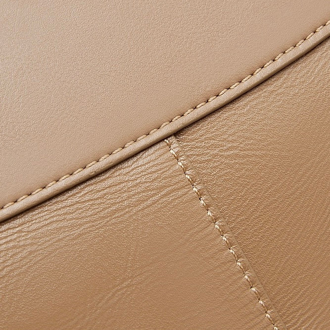 Minimalist Luxe Leather Tote Bag for Effortless Elegance