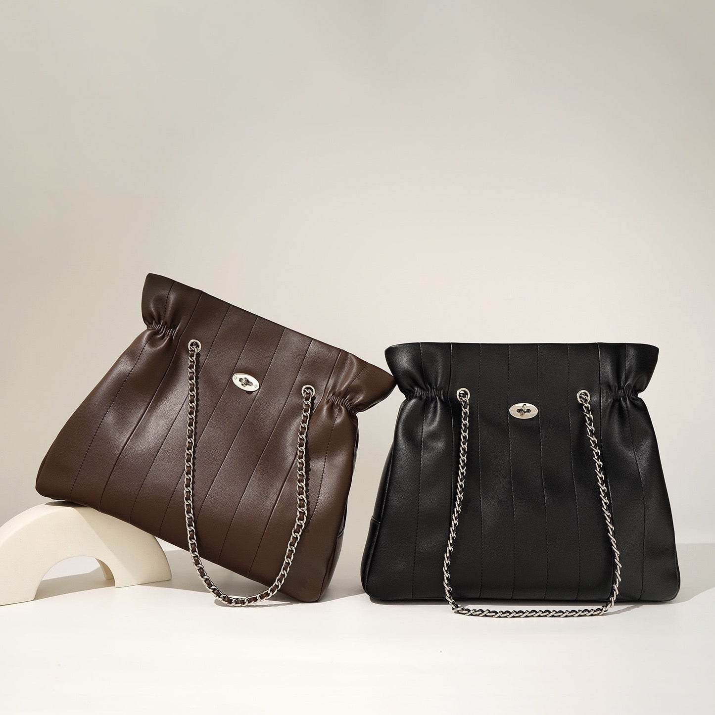 Elegant Leather Chain Shoulder Bag with Ample Space