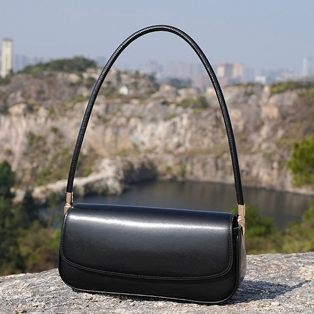 Elevate Your Everyday: Women’s Luxury Leather Minimalist Saddle Tote 2025