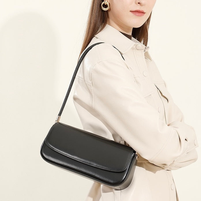 Elevate Your Everyday: Women’s Luxury Leather Minimalist Saddle Tote 2025
