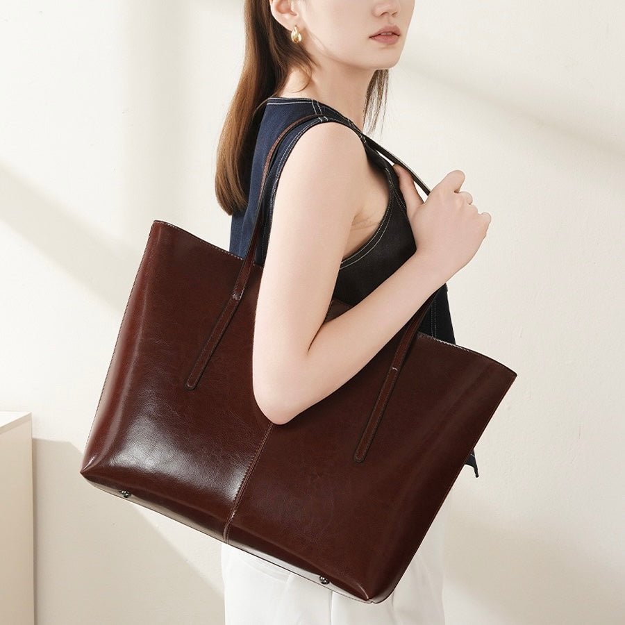 Genuine Leather Large Tote Shoulder Bag – Elegance for Everyday Commuting