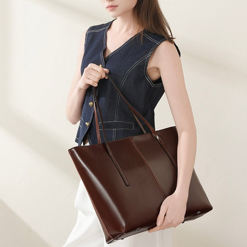 Genuine Leather Large Tote Shoulder Bag – Elegance for Everyday Commuting