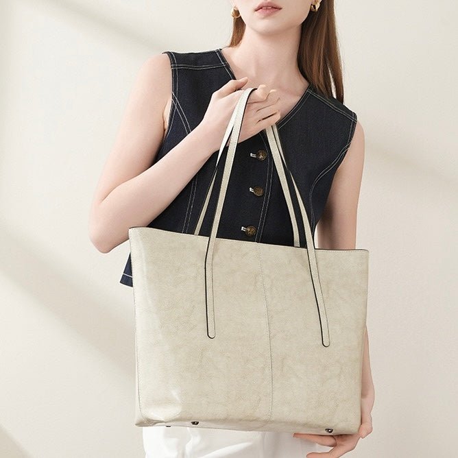 Genuine Leather Large Tote Shoulder Bag – Elegance for Everyday Commuting