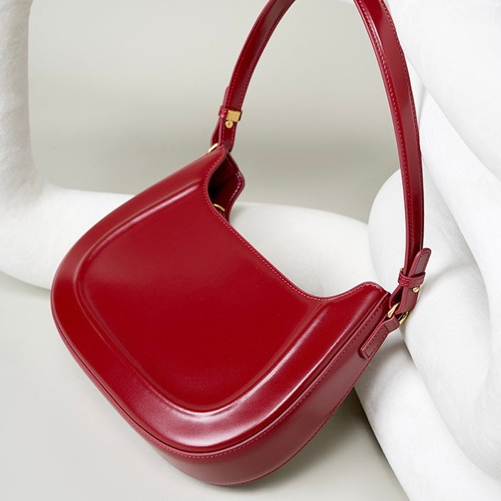 Vintage Leather Saddle Crossbody Bag for the Elegant Woman