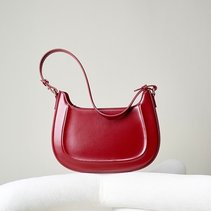 Vintage Leather Saddle Crossbody Bag for the Elegant Woman
