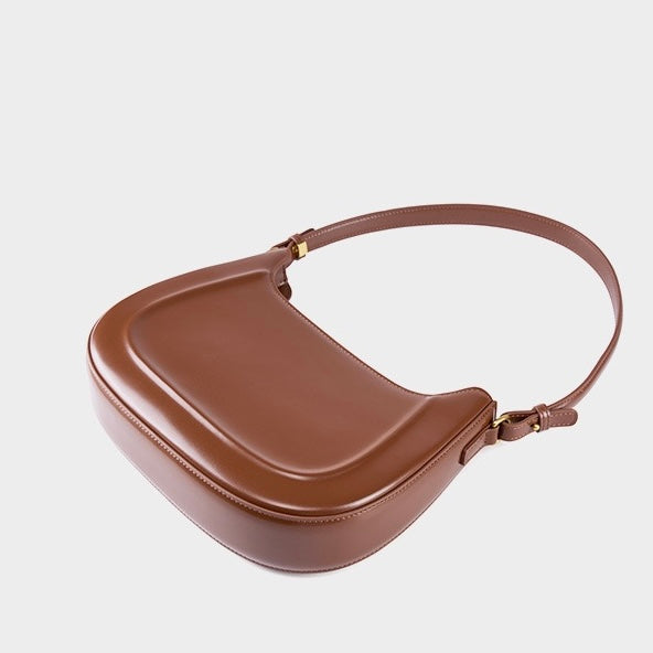 Vintage Leather Saddle Crossbody Bag for the Elegant Woman