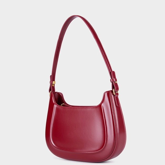 Vintage Leather Saddle Crossbody Bag for the Elegant Woman