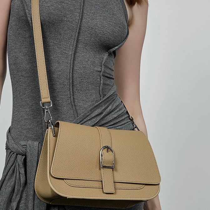Exquisite Minimalist Leather Saddle Bag for Elegant Commuting