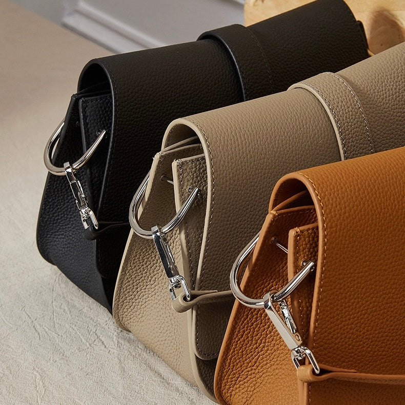 Exquisite Minimalist Leather Saddle Bag for Elegant Commuting