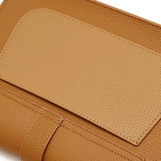 Exquisite Minimalist Leather Saddle Bag for Elegant Commuting