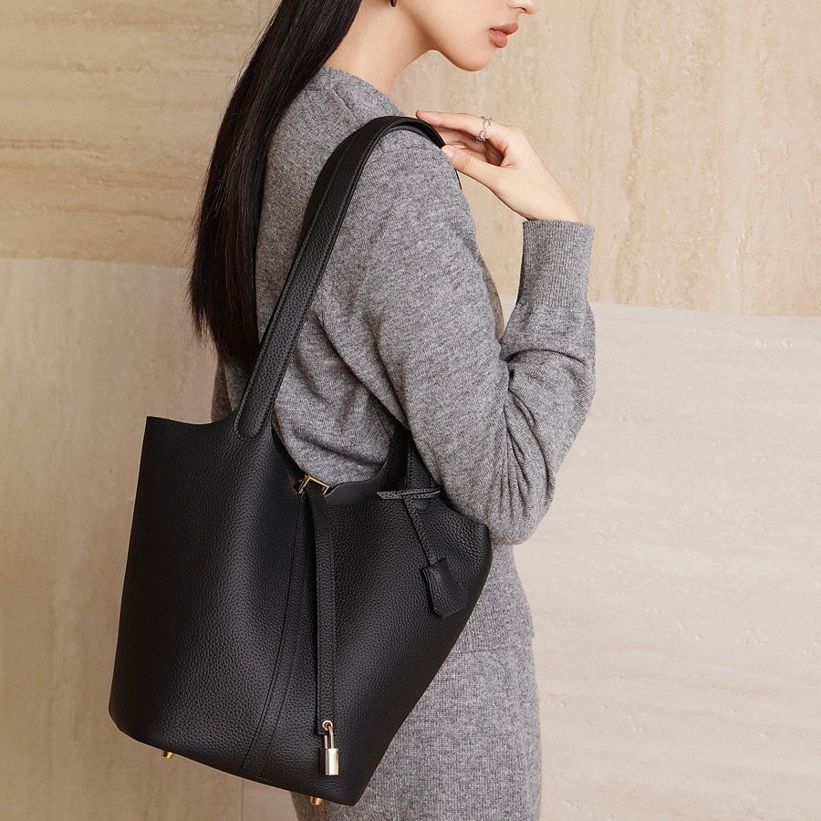 Exquisite Textured Leather Tote Bag with Elegant Gold Buckle