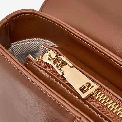 Exquisite Genuine Leather Horseshoe Buckle Handbag