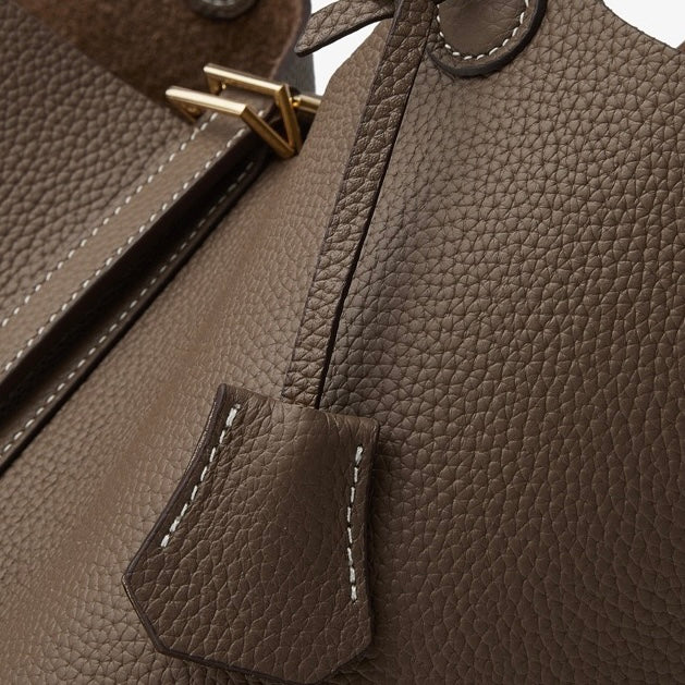 Exquisite Textured Leather Tote Bag with Elegant Gold Buckle
