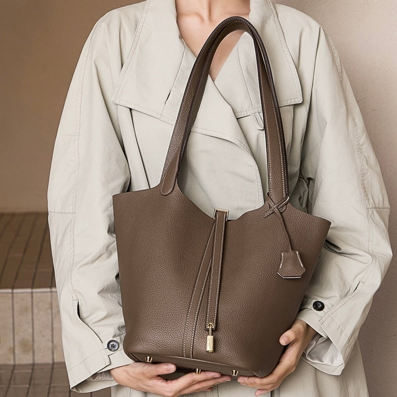 Exquisite Textured Leather Tote Bag with Elegant Gold Buckle