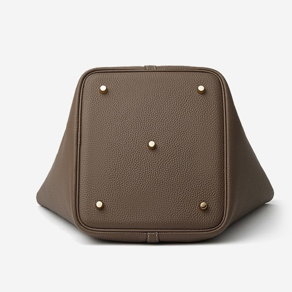 Exquisite Textured Leather Tote Bag with Elegant Gold Buckle