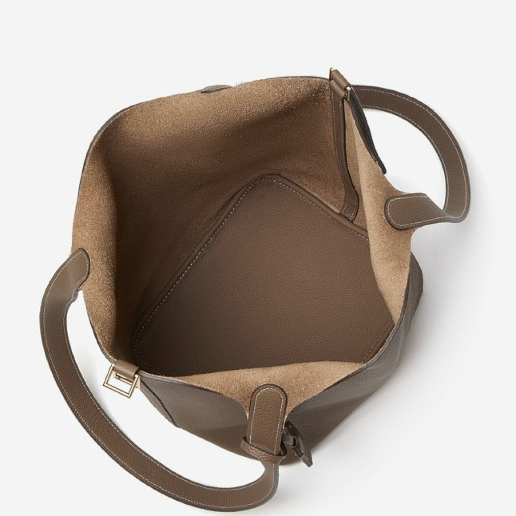 Exquisite Textured Leather Tote Bag with Elegant Gold Buckle