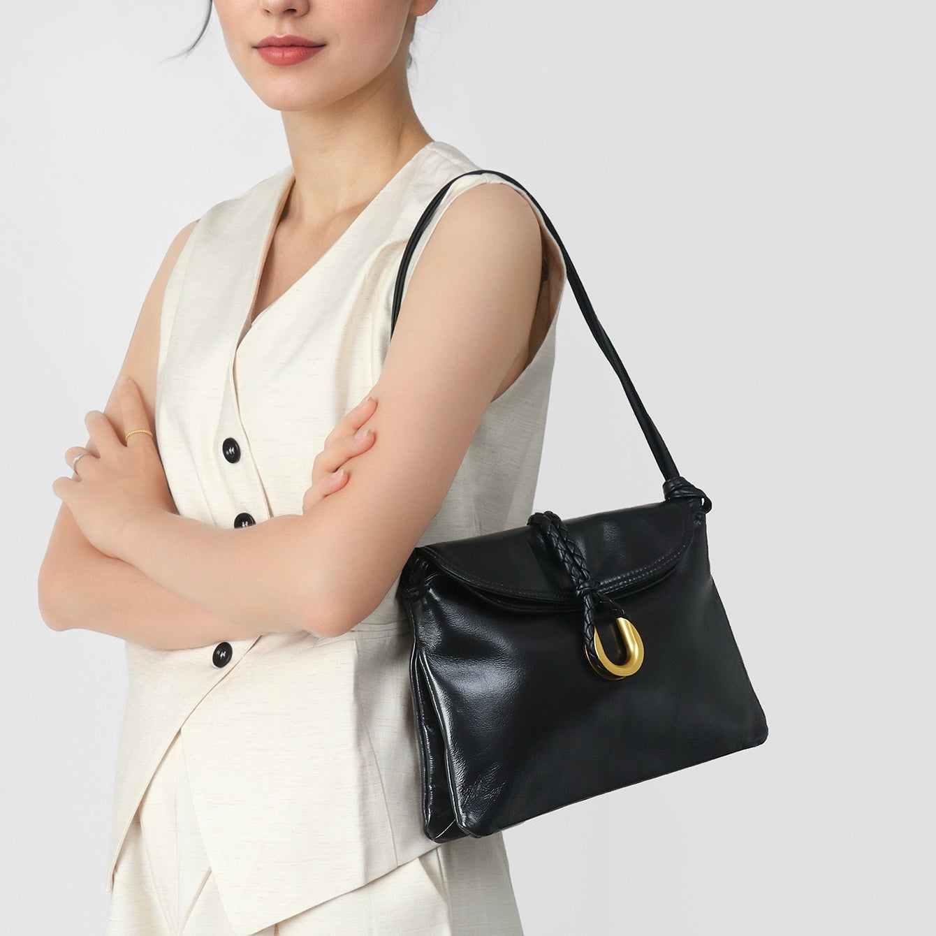 Elegant Braided Leather Crossbody Bag