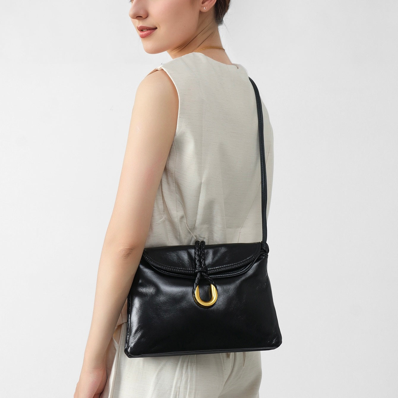 Elegant Braided Leather Crossbody Bag