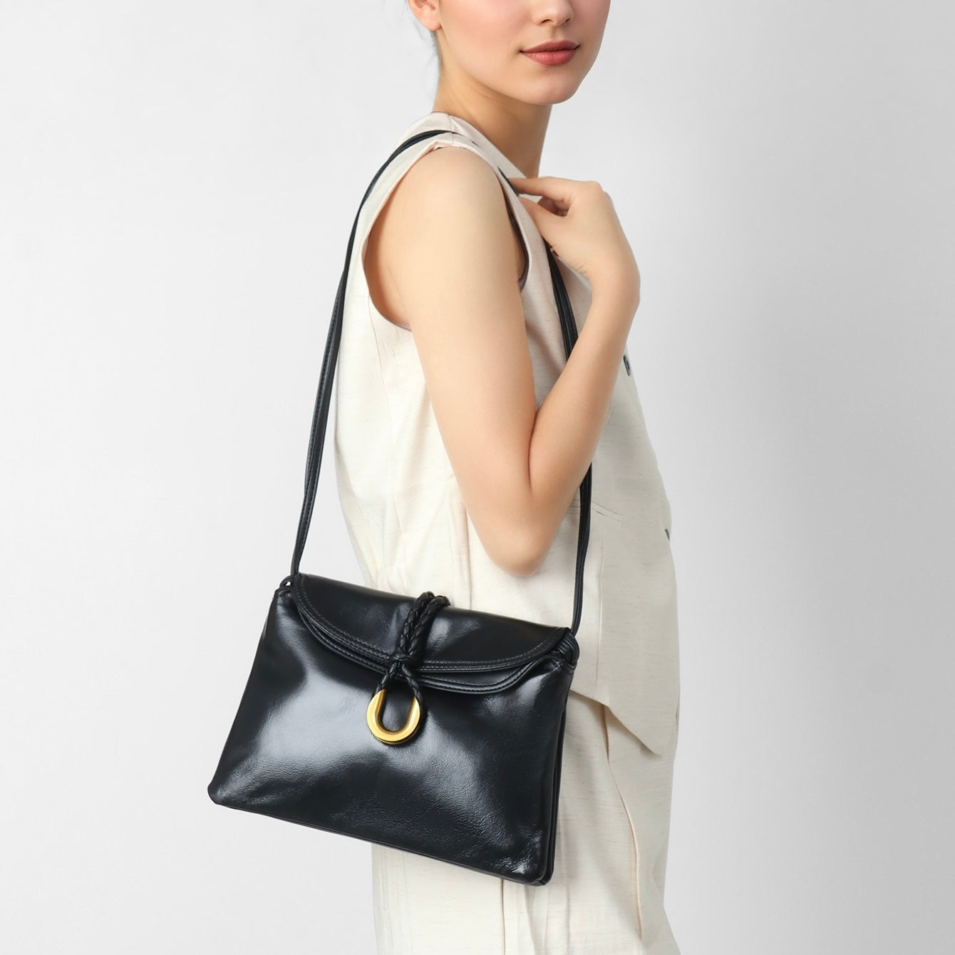 Elegant Braided Leather Crossbody Bag