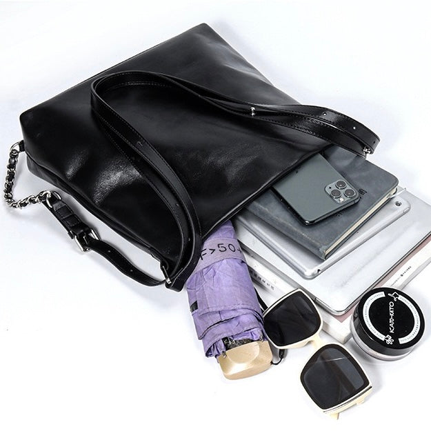 Sleek Leather Chain-Strap Bucket Bag for Urban Elegance