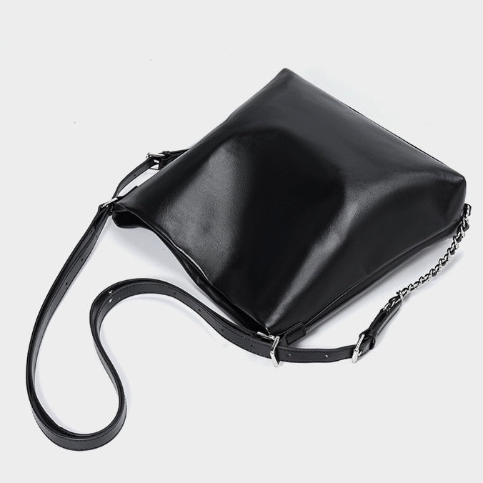 Sleek Leather Chain-Strap Bucket Bag for Urban Elegance