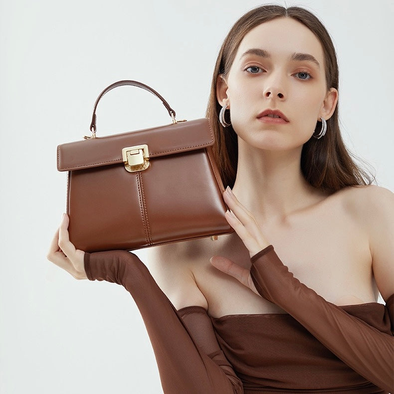 Exquisite Genuine Leather Horseshoe Buckle Handbag