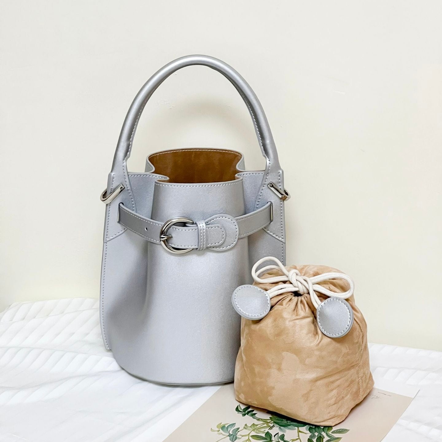 Exquisite Mini Bucket Crossbody Handbag in Genuine Leather