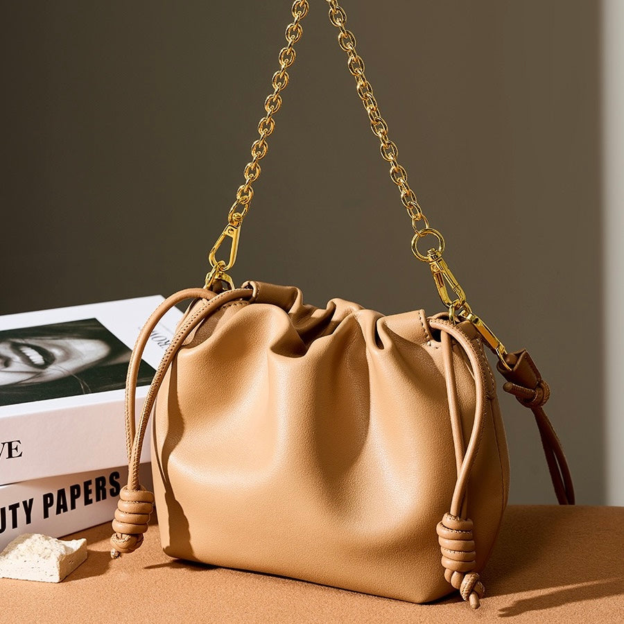 Chic Cloud Bag in Genuine Leather with Detachable Chain