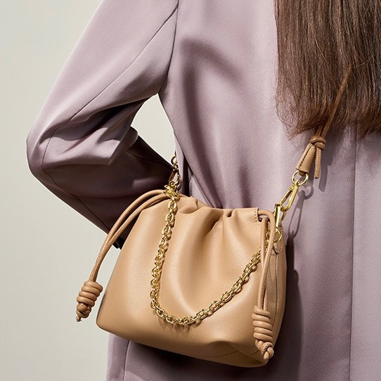 Chic Cloud Bag in Genuine Leather with Detachable Chain
