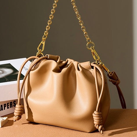 Chic Cloud Bag in Genuine Leather with Detachable Chain