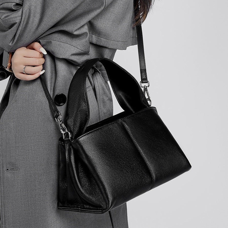 Vintage Elegance: Women's Genuine Leather Top-Grain Shoulder Bag