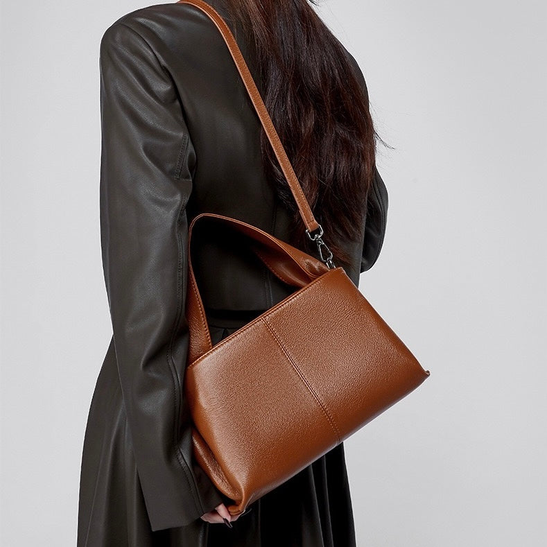 Vintage Elegance: Women's Genuine Leather Top-Grain Shoulder Bag