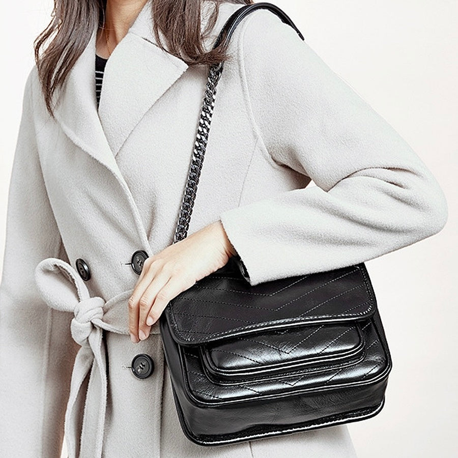 Chic Genuine Leather Chain Detail Large Capacity Messenger Bag