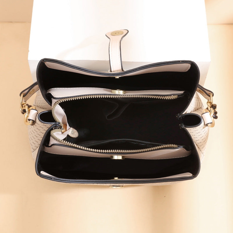Luna Retro Elegance Shoulder Bag