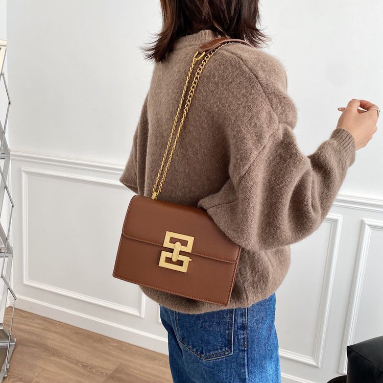 Aria Luxe Shoulder Bag