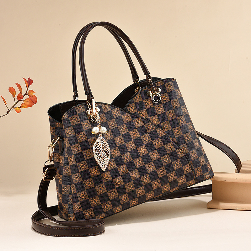 Velanci Katherine Leather Handbag: Sophistication Redefined