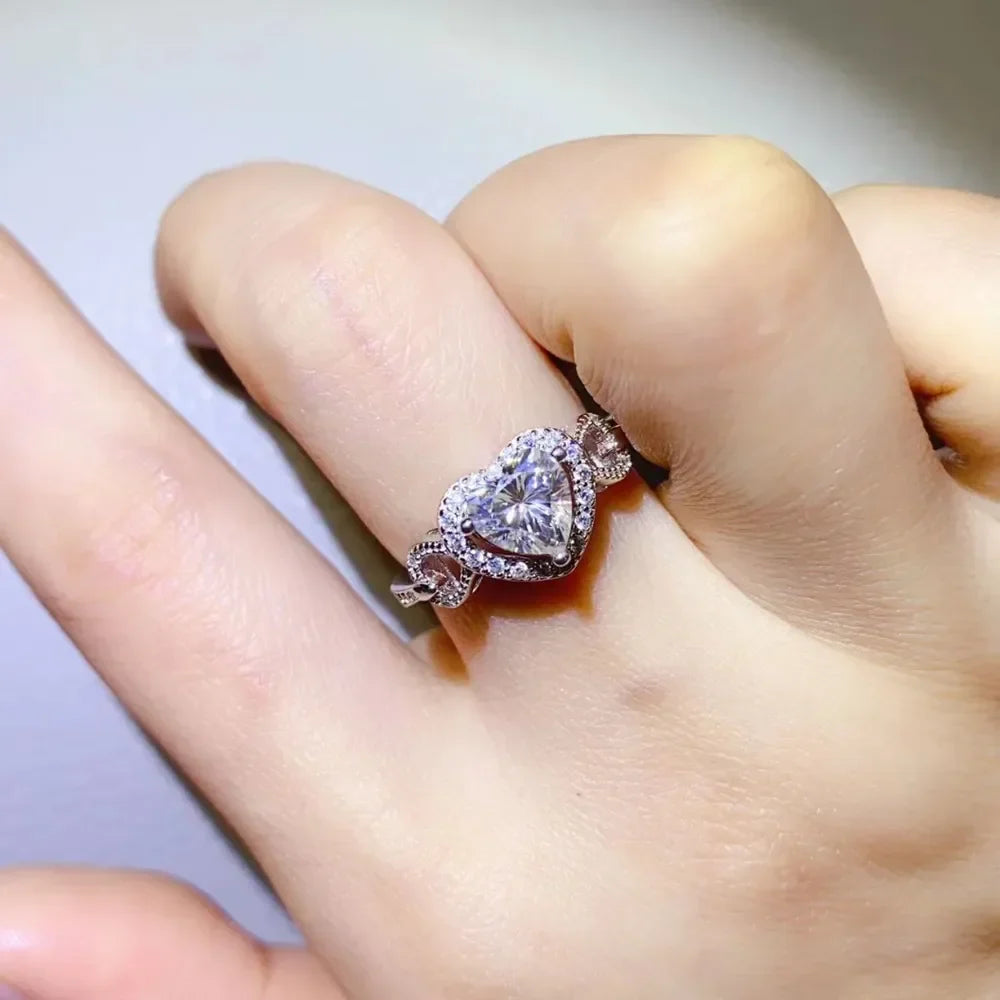 Ring Aurelia - Coastal Sparkle 1ct Moissanite Silver Women's Ring Velanci