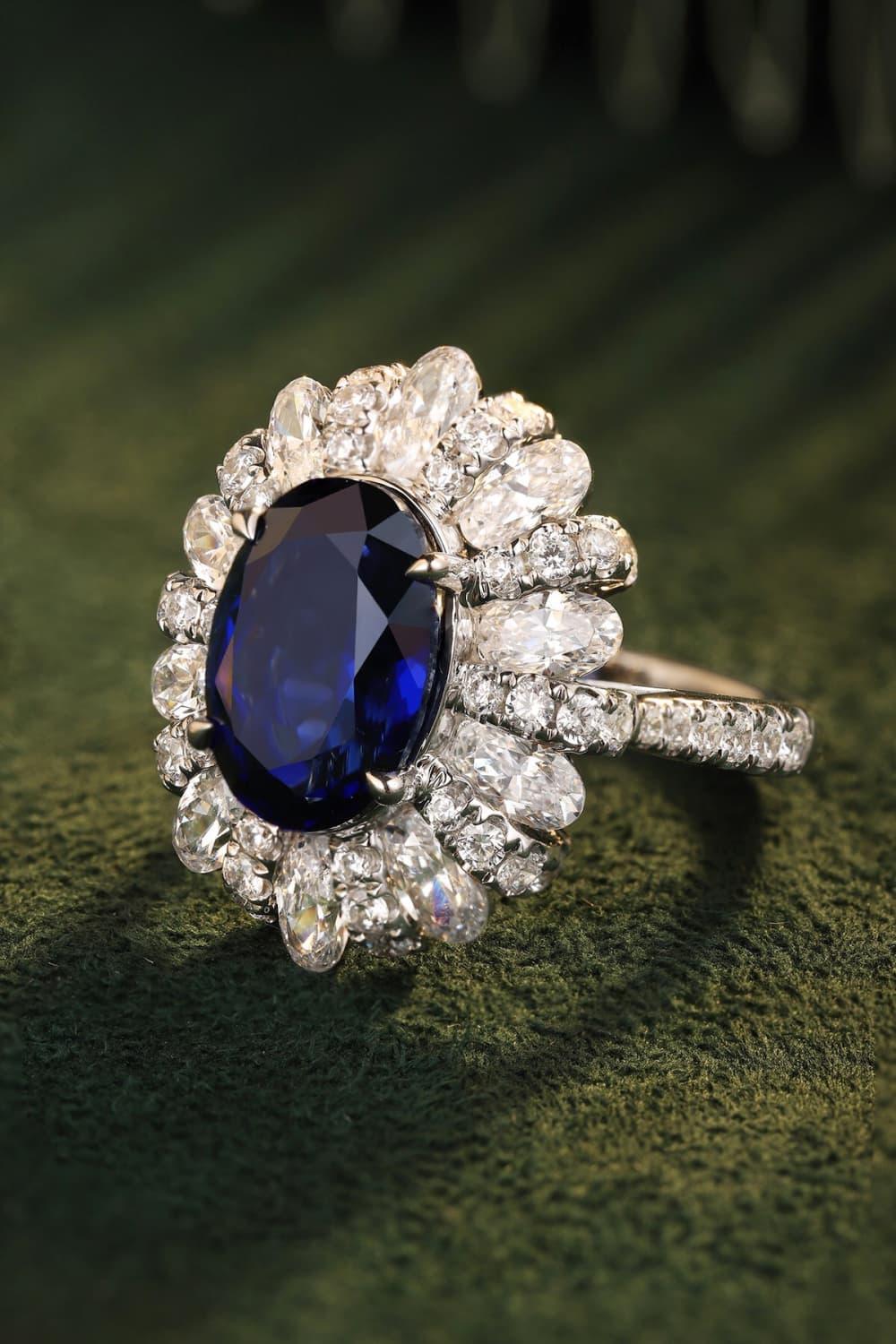 Ring Alessia - 5 Carat Lab-Grown Sapphire Flower Gleam Women's Ring Velanci