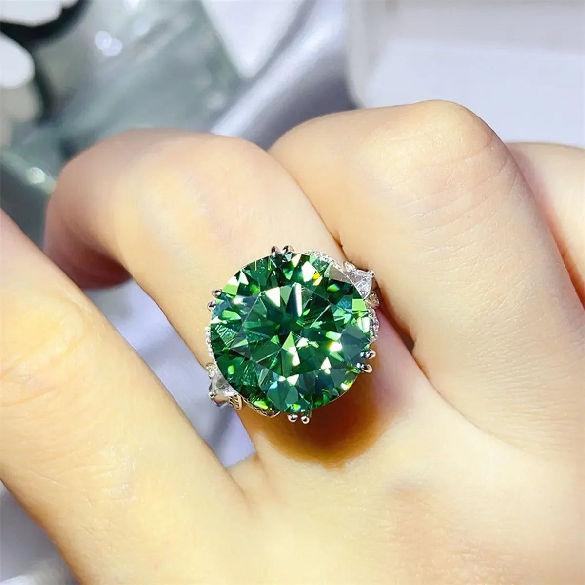 Moissanite Ring Giulia - 10 Ct Coastal Radiant Sparkle Women's Ring Velanci