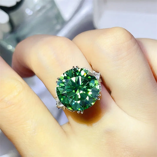 Moissanite Ring Giulia - 10 Ct Coastal Radiant Sparkle Women's Ring Velanci