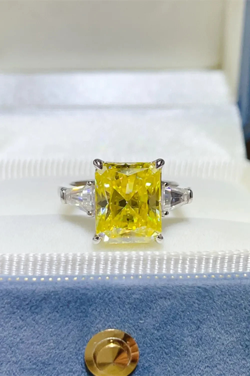 Ring Chiara - 5 Carat Moissanite Sterling Silver Brilliance Women's Ring Velanci